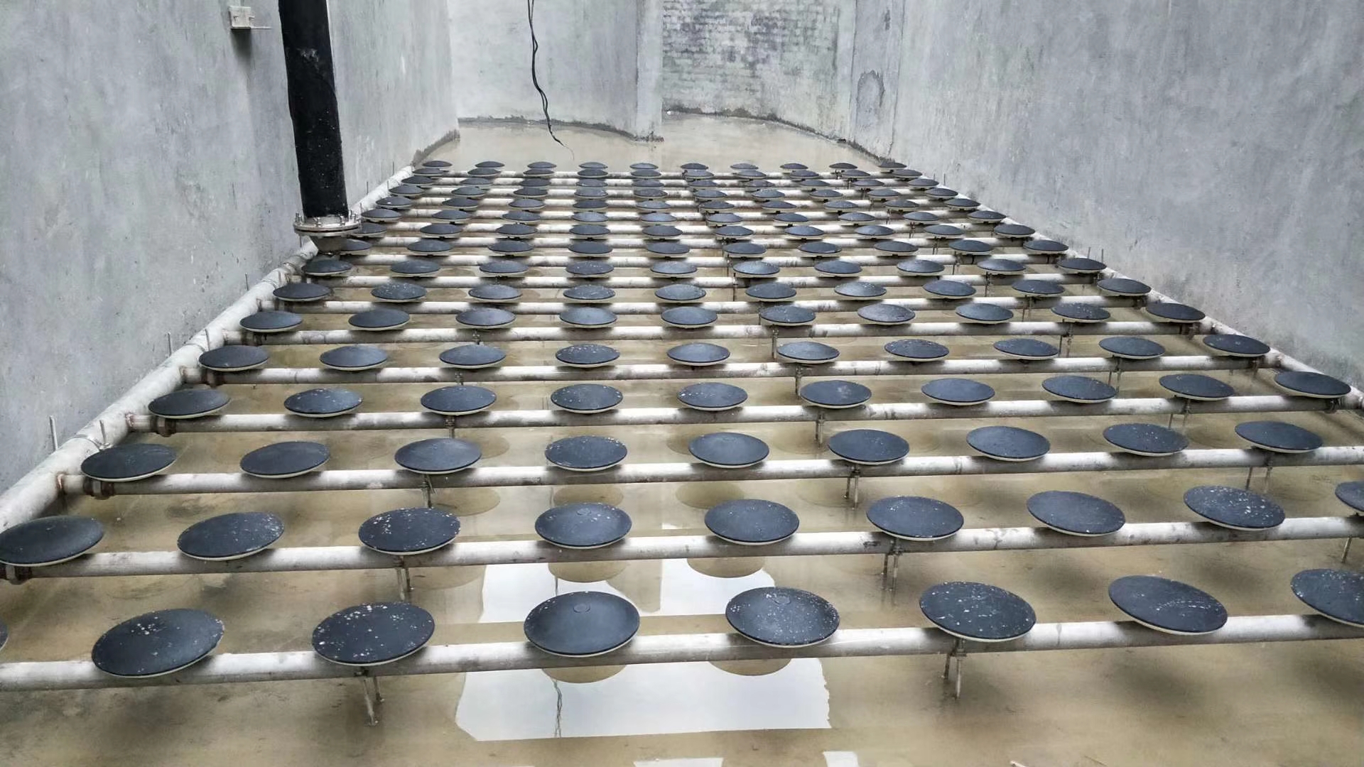 什么介質不適合用橡膠膜片微孔曝氣器